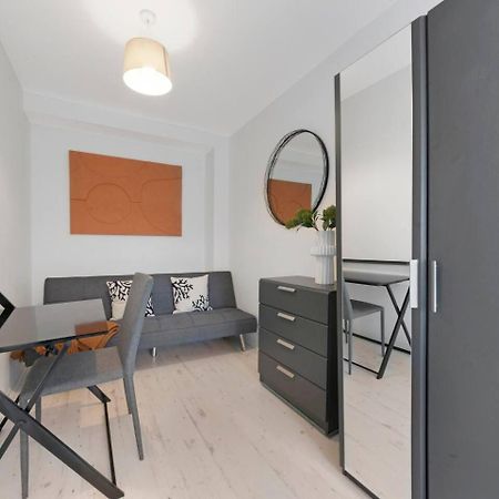 2 Bed Apartment- Finsbury Park Station B Londra Exterior foto