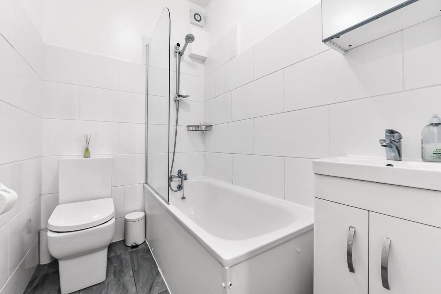 2 Bed Apartment- Finsbury Park Station B Londra Exterior foto