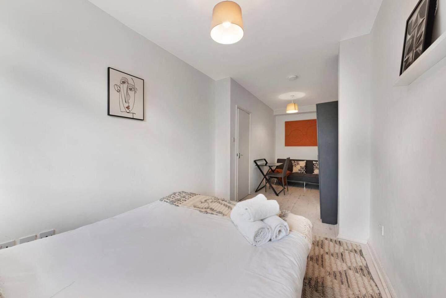 2 Bed Apartment- Finsbury Park Station B Londra Exterior foto